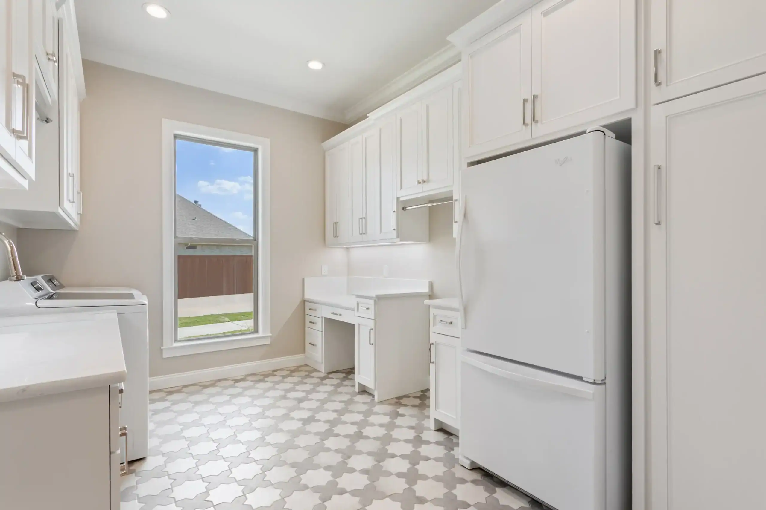 Keith Gunn Construction Waco, Texas - Luxury Appliances and Utility Area