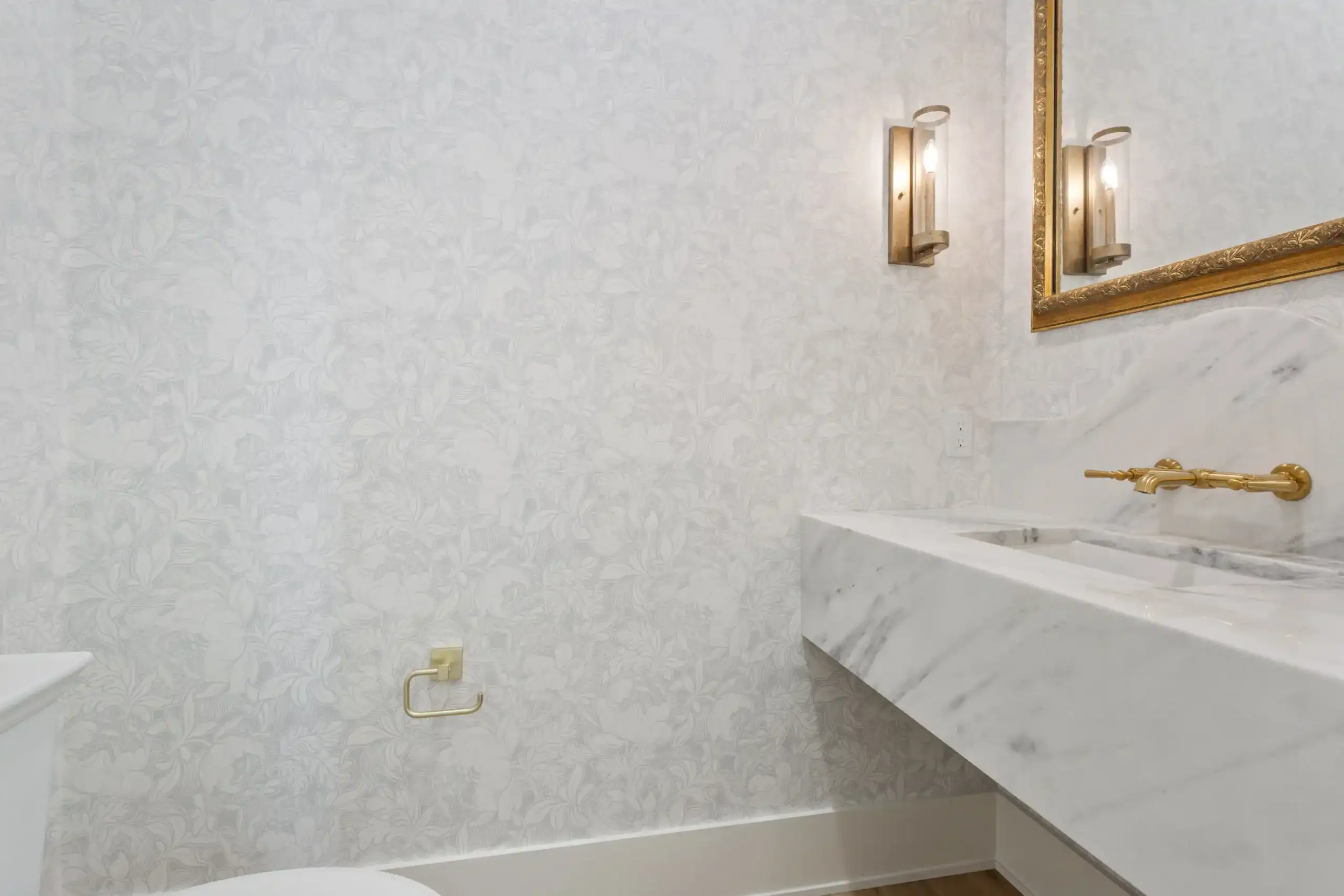 Keith Gunn Construction Waco, Texas - Luxury Bathroom Area