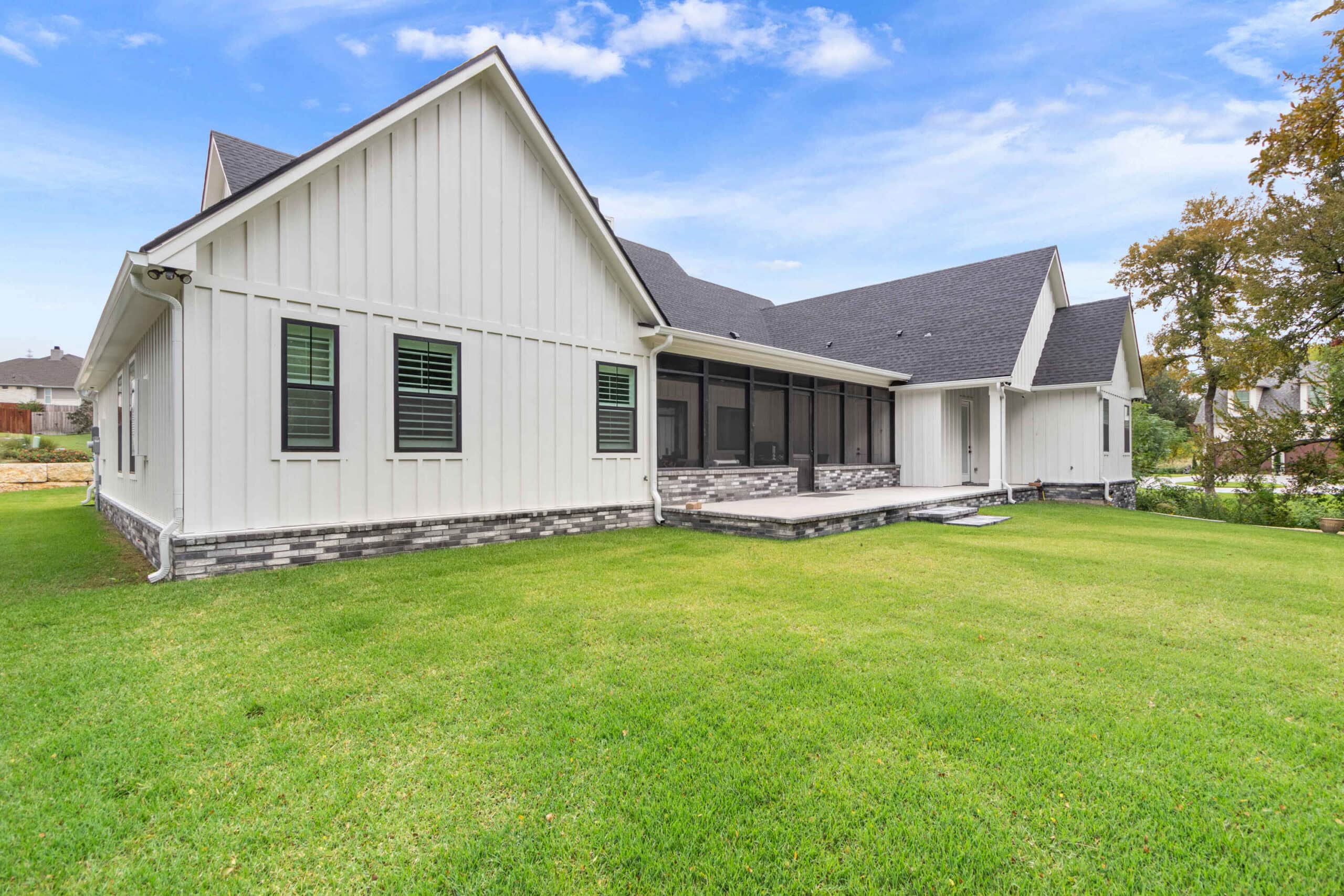 KGC Keith Gunn Construction Waco, Texas - Outdoor Elevated Family Living